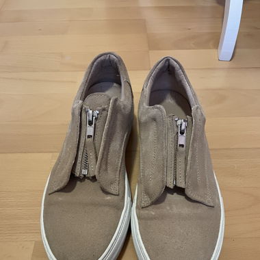 Beige Sneakers