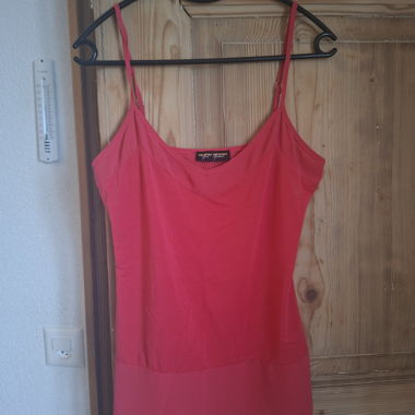 Top rose a bretelles