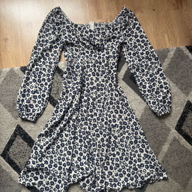 Fliederfarbendes Kleid mit langen Ärmeln S