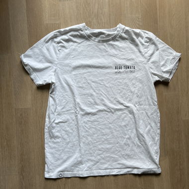 White T‑shirt Blue Tomato