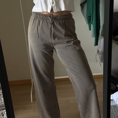 Pantalon détente large gris taupe