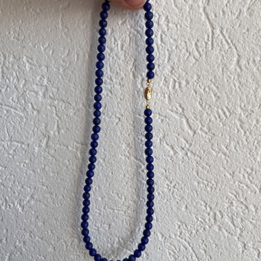 Collier en perles de lapis-lazuli