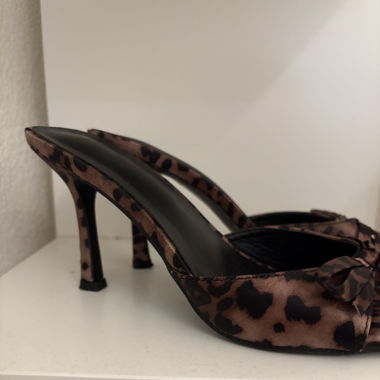 High heels Leo