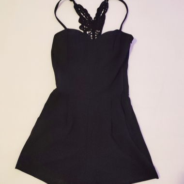 Vestito con short e reggiseno imbottito
