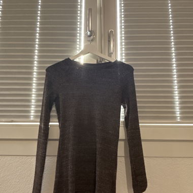 Brown sweatshirt