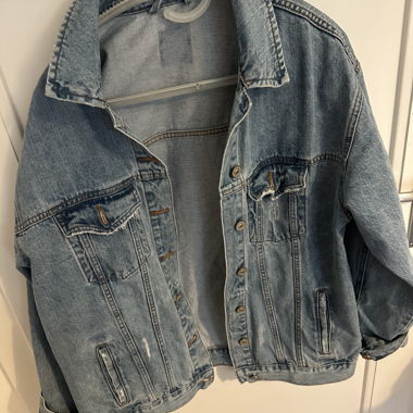 Weite Jeansjacke