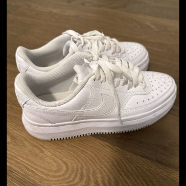 Nike 38.5