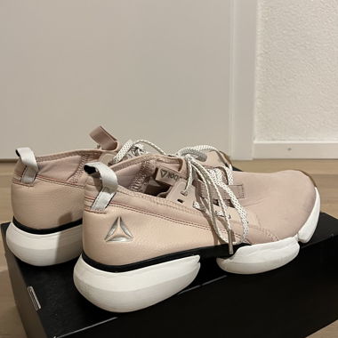 Reebok powder-pink T40