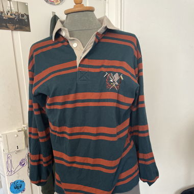 vintage pulli/rugbyshirt mit bestickung auf brust
