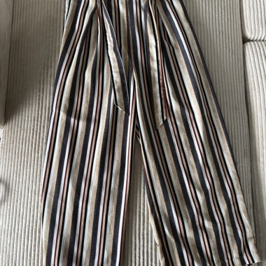 Pantaloni ampi a righe Stradivarius