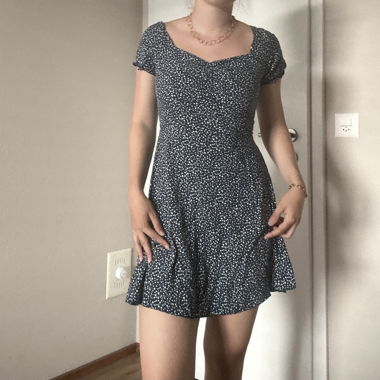 Geblümtes Kurzarmkleid