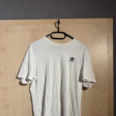 Adidas T-shirt