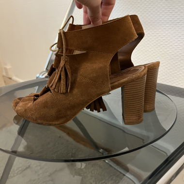 Heels André