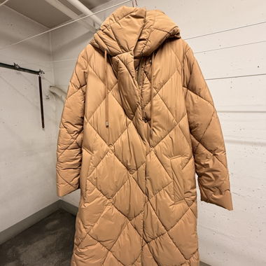 Gepolsterte lange Winterjacke