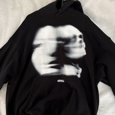 black hooded sweatshirt