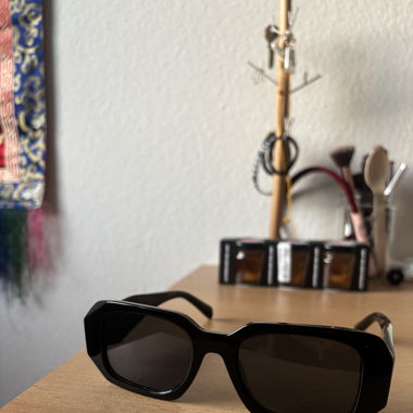 Black sunglasses 