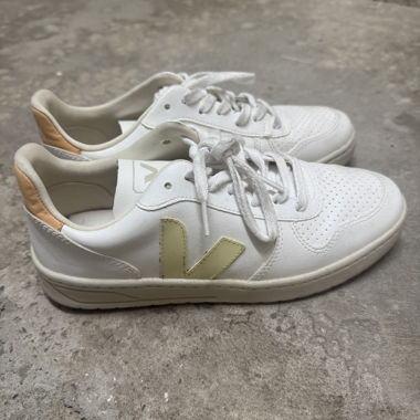 Veja Sneakers