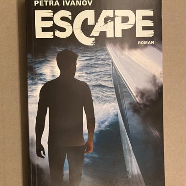 ESCAPE - Petra Ivanov