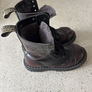 Steel Stiefel 10