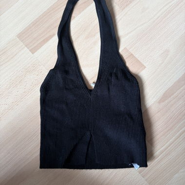 Top halter nero a coste