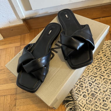 Summer sandals