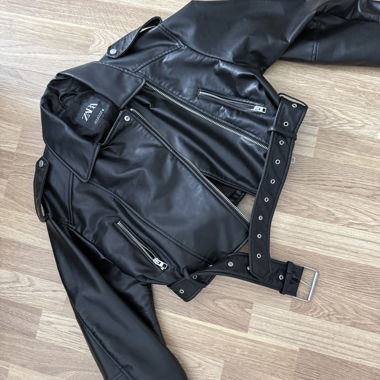 Giacca biker in ecopelle nera ZARA