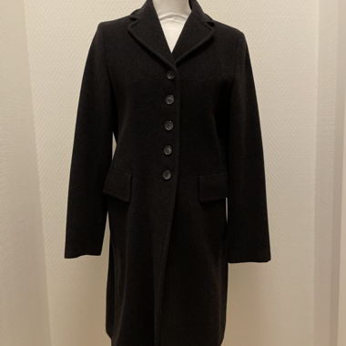 Cappotto nero lungo