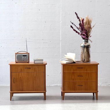 Mid-Century Nachttisch-Set aus Kirschholz