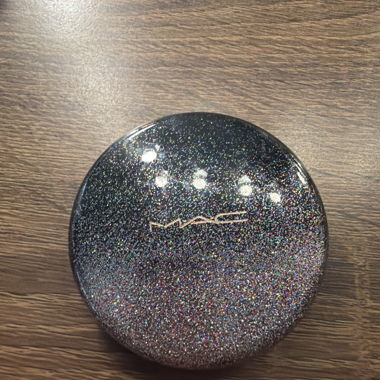 MAC Glitter Compact