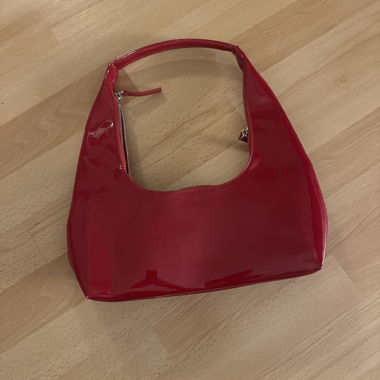 Red patent shoulder bag