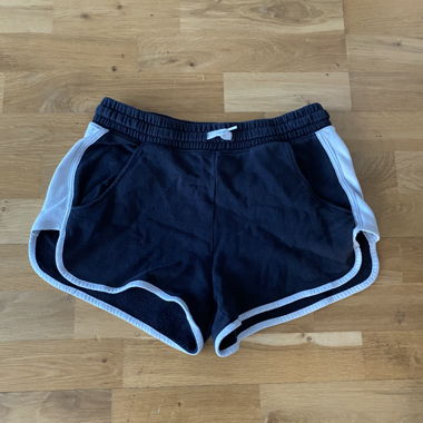 Schwarze Shorts