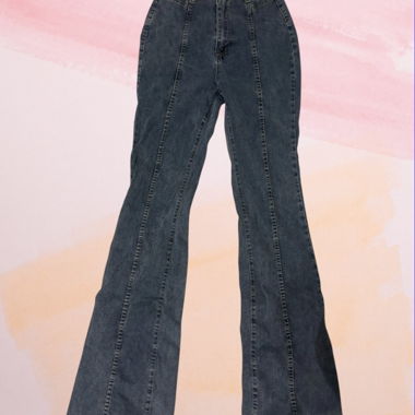Jeans a zampa alta in vita