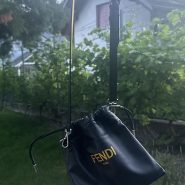 Sac bandoulière Fendi noir