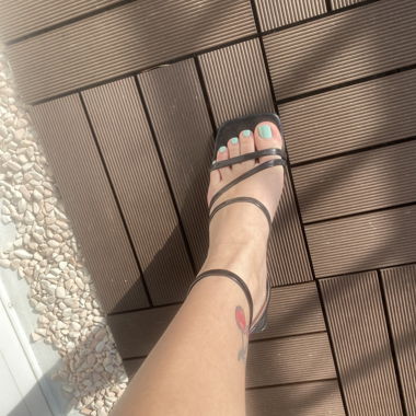 Schwarze Riemchensandalen