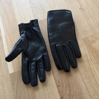Schwarze Kunstlederhandschuhe