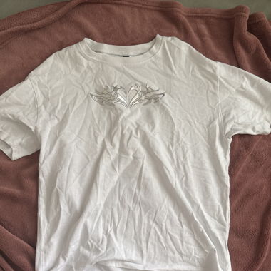 Weisses T-Shirt mit Print