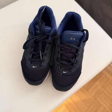 Scarpe da ginnastica Nike molto belle, ben tenute