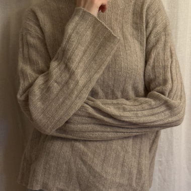 Maglione in maglia a coste beige in cashmere