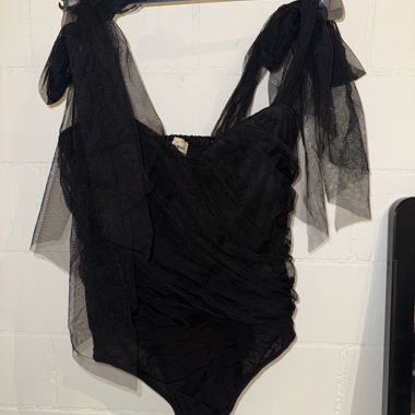 Body en tulle noir avec nœuds