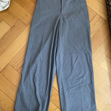Graue Uniqlo Wide-Leg Hose