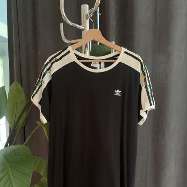 Robe Adidas