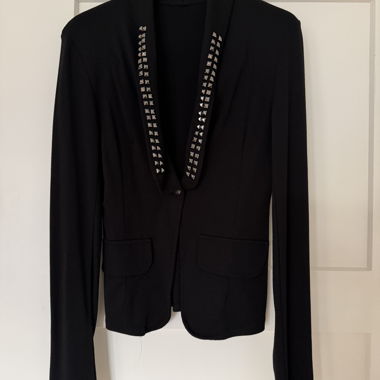 Blazer nero con borchie