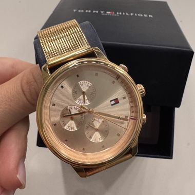 Montre à bracelet Tommy Hilfiger Gold en maille
