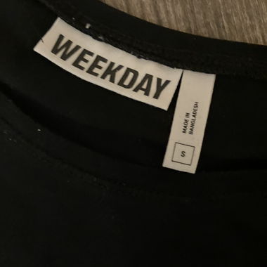 Top a Maniche Lunghe Weekday