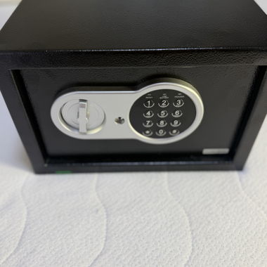 Cassaforte elettronica nera