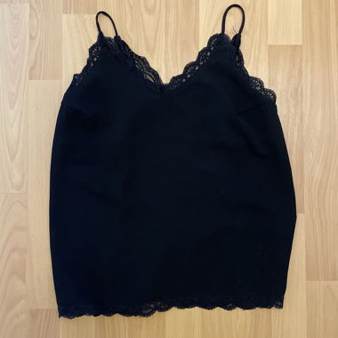 Top nero in pizzo