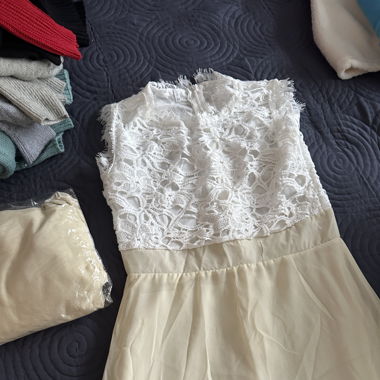 2 robes blanches taille s-m