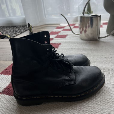 Dr. Martens 41