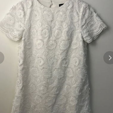 Weisses Zara Kleid bestickt