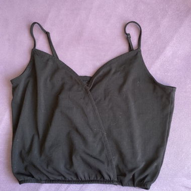 Haut noir en dentelle